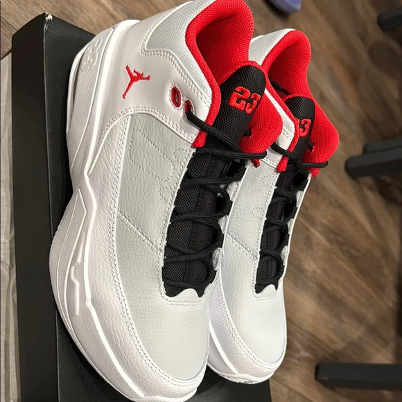 JORDAN MAX AURA 3 (GS) - Picture 1 of 7